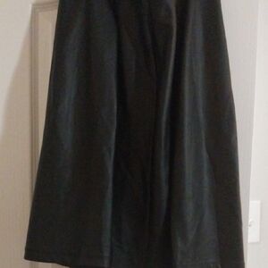 Ashley Stewart Classic Black Faux Leather Box Pleat Skirt  Elastic Waist 24 In.